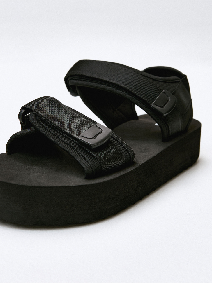 сандалии на платформе для девочек по цене 2599 руб вид справа