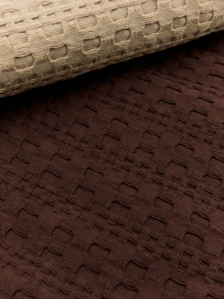 вафельное покрывало из хлопка 240х220 см от бренда sela вид слева