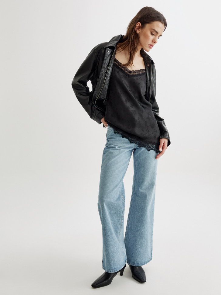 асимметричный топ из жаккардового атласа от бренда sela вид слева