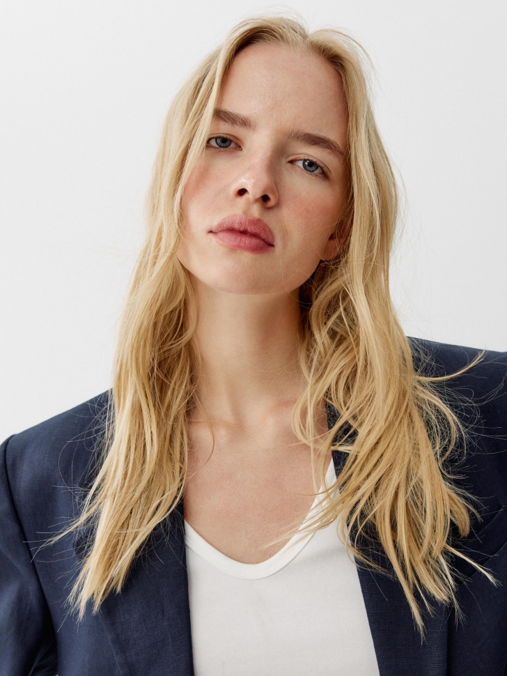 однобортный оверсайз жакет из льна из россии вид сбоку