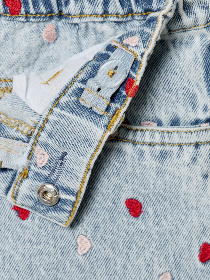 Товар голубого цвета с внутренней стороны