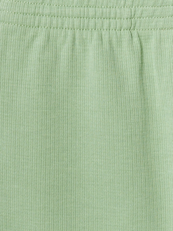 шорты из фактурного трикотажа для мальчиков из россии вид сбоку