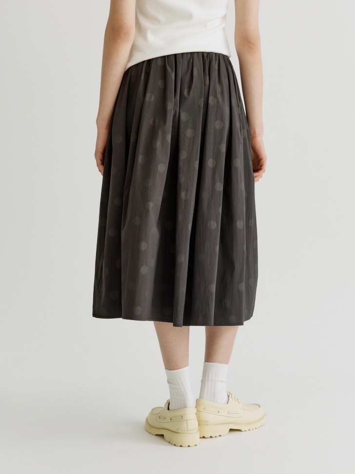 пышная юбка в крупный жаккардовый горошек по цене 3599 руб вид справа