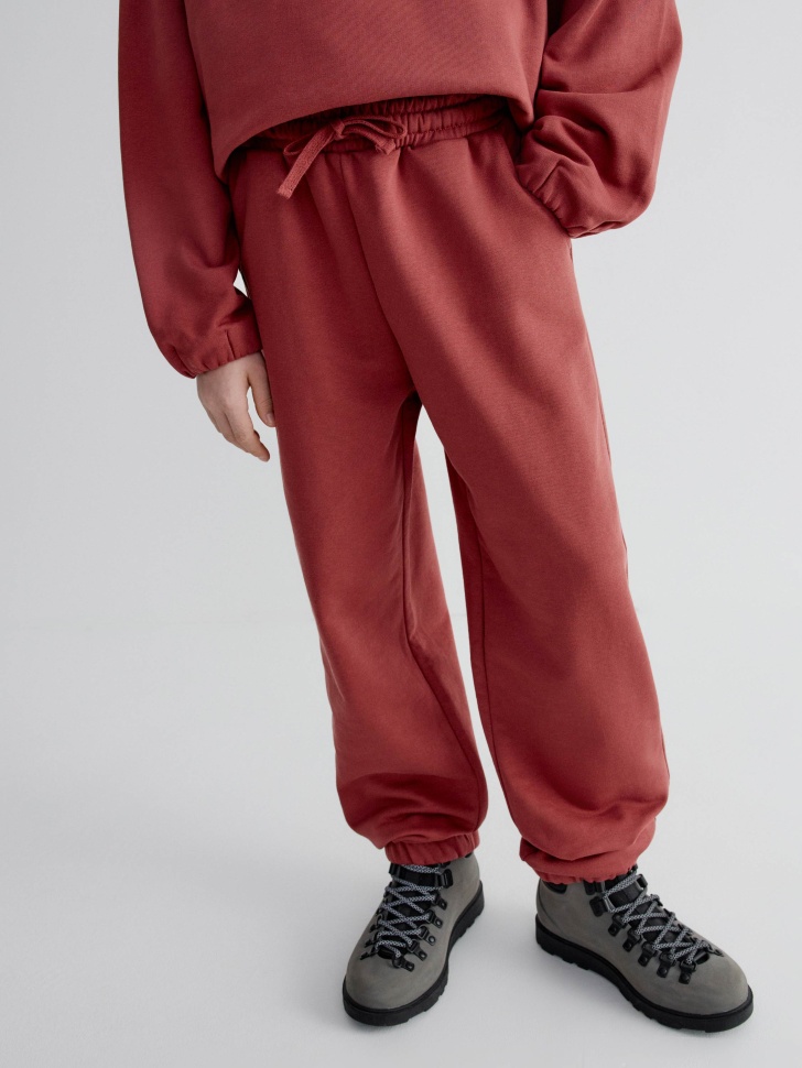 базовые джоггеры для мальчиков от бренда sela вид слева