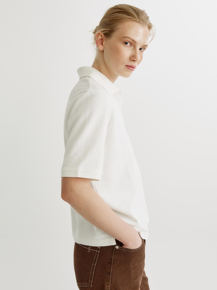 базовое поло с коротким рукавом из россии вид сбоку