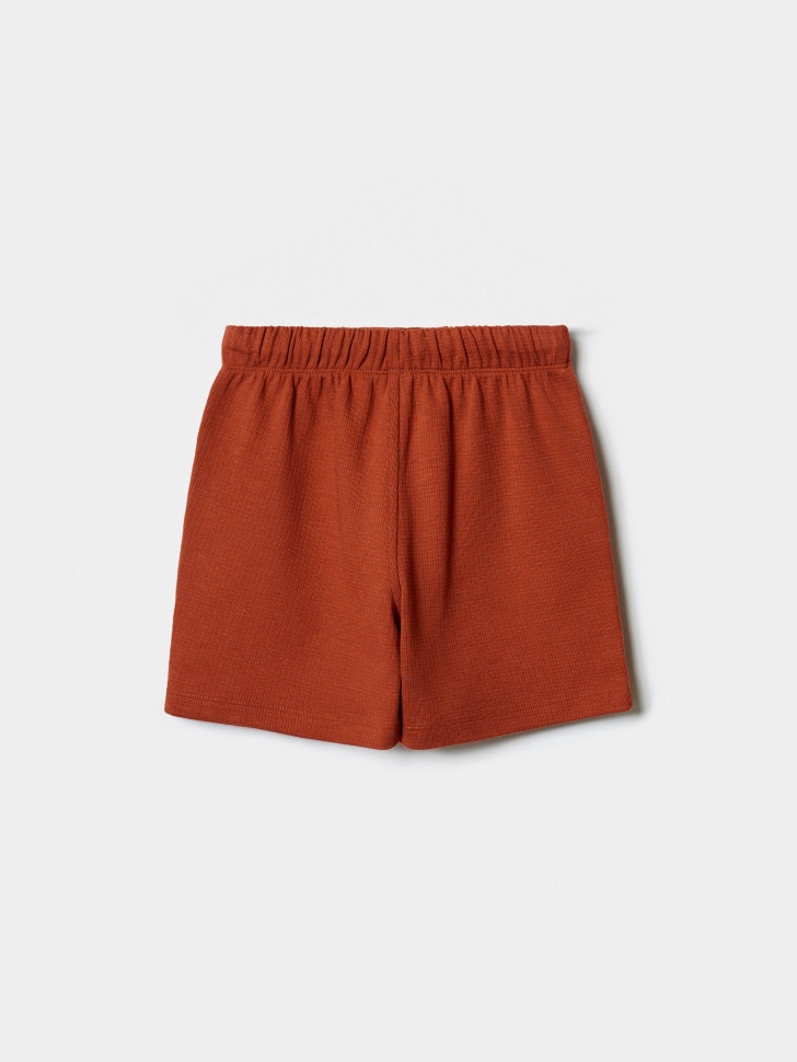 шорты из фактурного трикотажа для мальчиков из россии вид сбоку