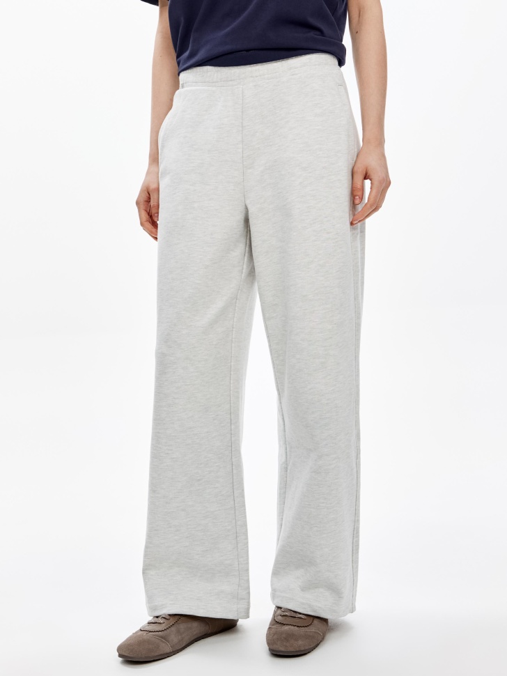 брюки прямые из футера с потайным карманом от бренда sela вид слева