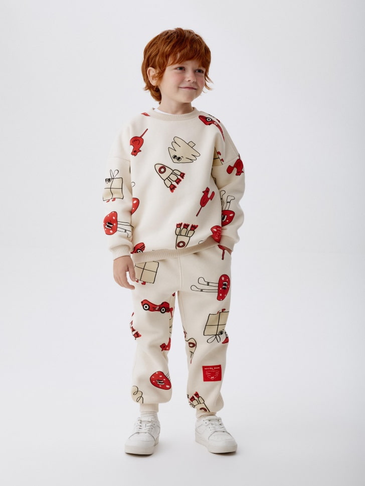 свитшот с новогодним принтом для мальчиков 4680798758428 по акции