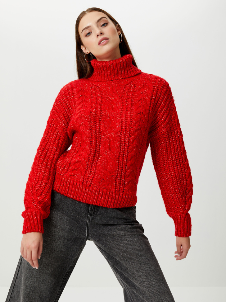 

Свитер с косами