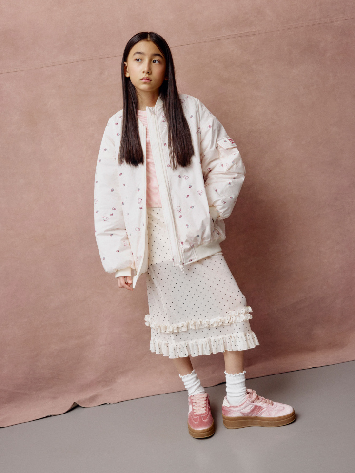 бомбер оверсайз с принтом для девочек от известного бренда по акции