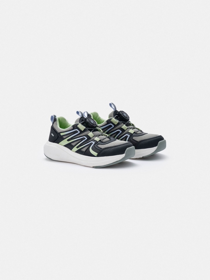 комбинированные кроссовки с застежкой boa для мальчиков по цене 3999 руб вид справа