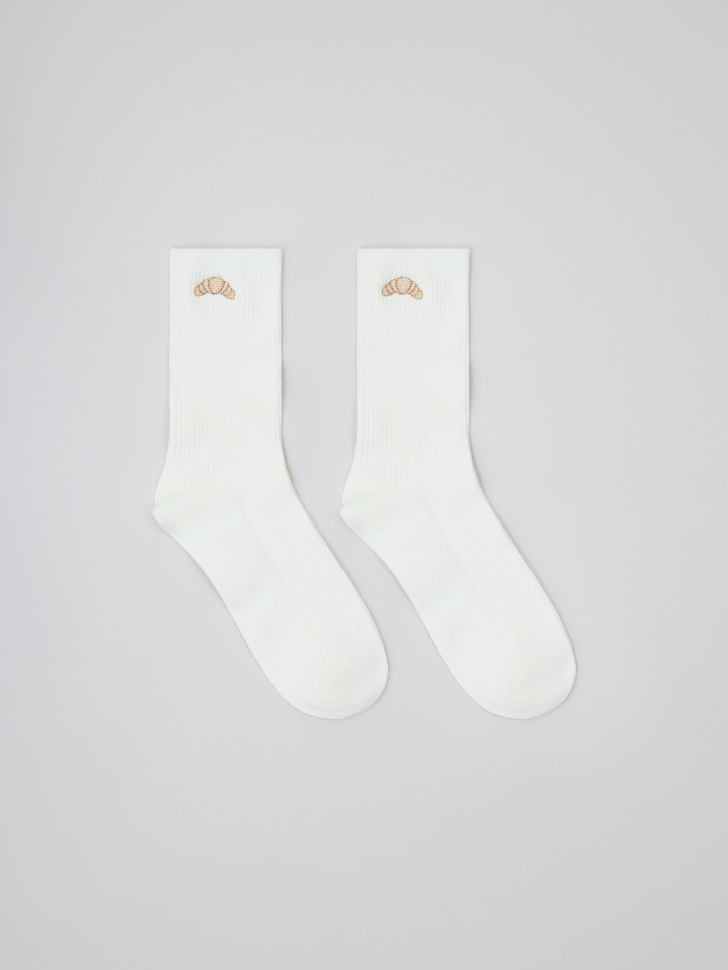 

Высокие носки с вышивкой