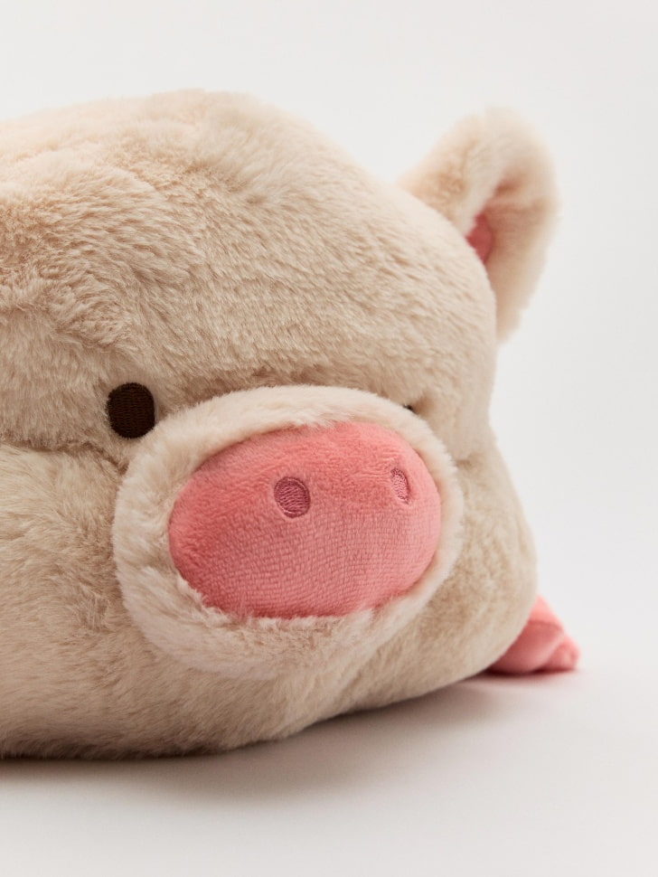 мягкая игрушка «свинка» для детей от бренда sela вид слева