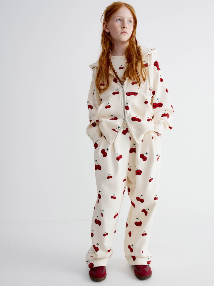 толстовка оверсайз с принтом для девочек от бренда sela вид слева