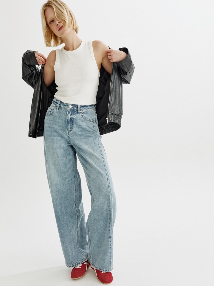 базовый топ в рубчик от бренда sela вид слева