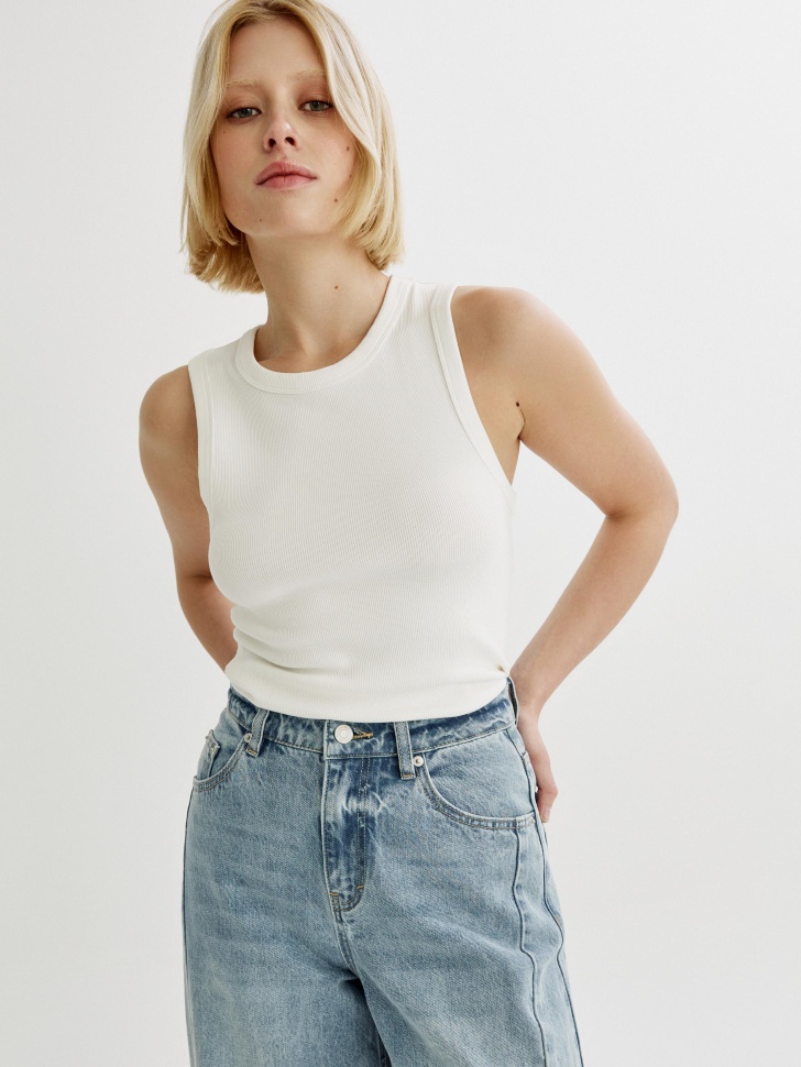 базовый топ в рубчик из россии вид сбоку