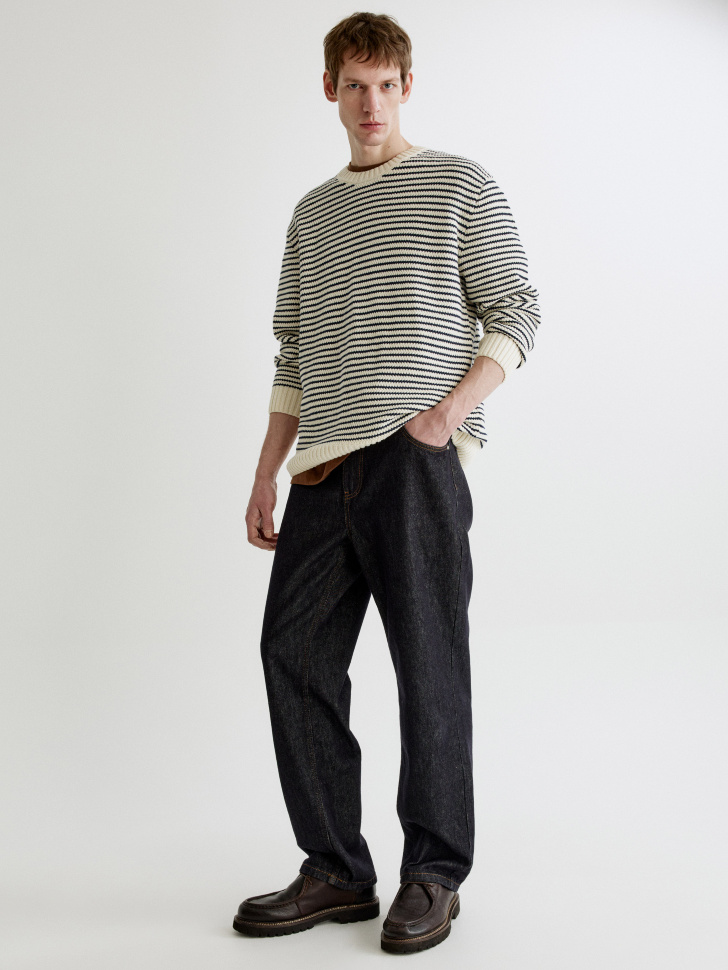 вязаный джемпер в полоску от бренда sela вид слева