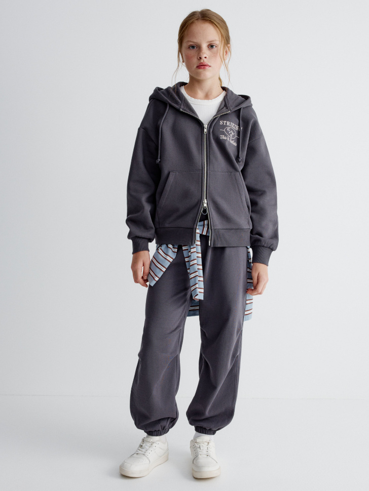 толстовка с капюшоном для девочек от бренда sela вид слева