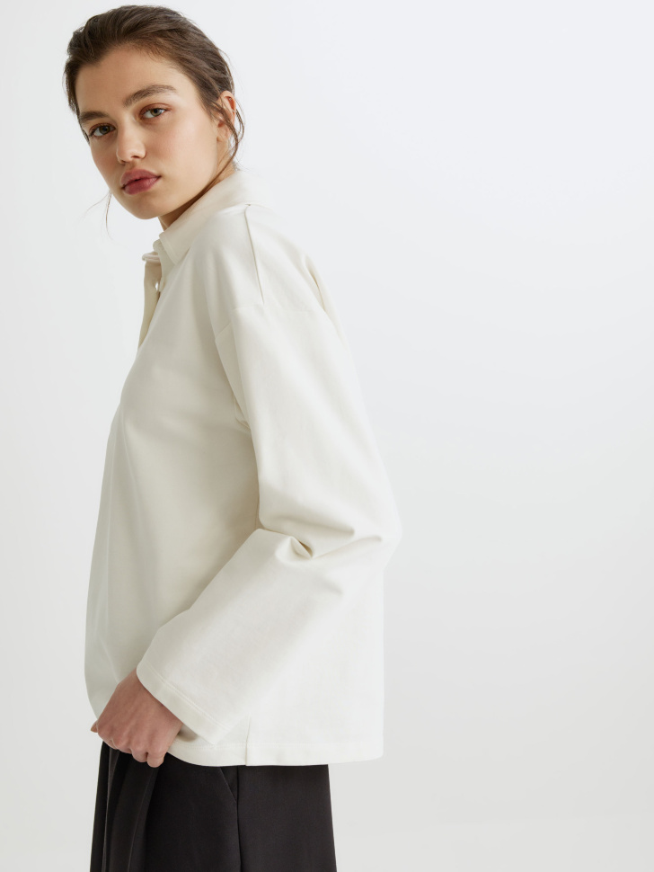 поло-лонгслив оверсайз из футера из россии вид сбоку