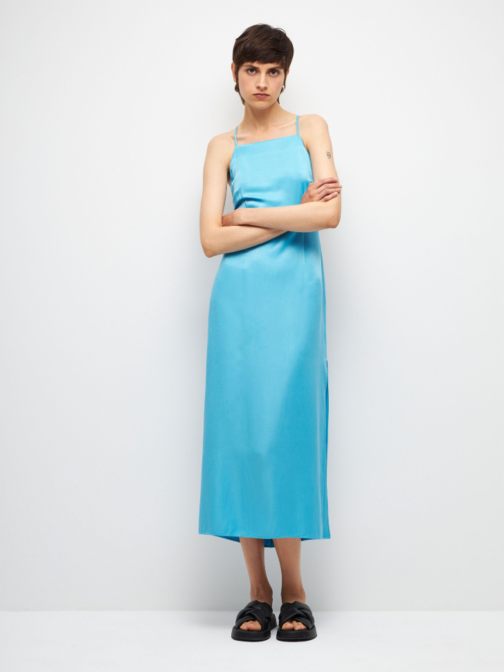 Сатиновое платье с вырезом на спине (голубой