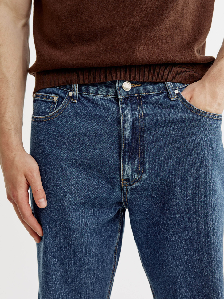 свободные укороченные джинсы со средней посадкой из россии вид сбоку