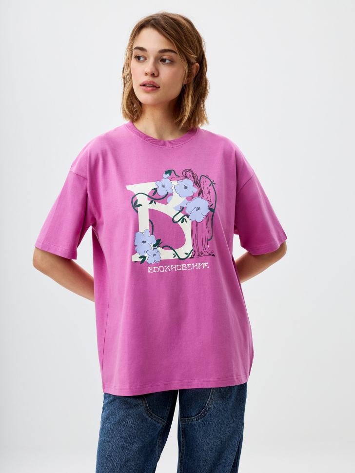 

Футболка оверсайз с принтом из коллекции Алфавит