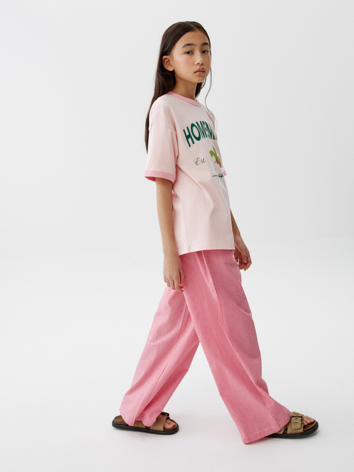 футболка оверсайз с принтом для девочек по цене 999 руб вид справа