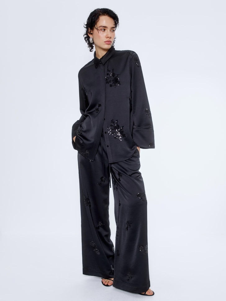 сатиновая рубашка оверсайз c пайетками от бренда sela вид слева