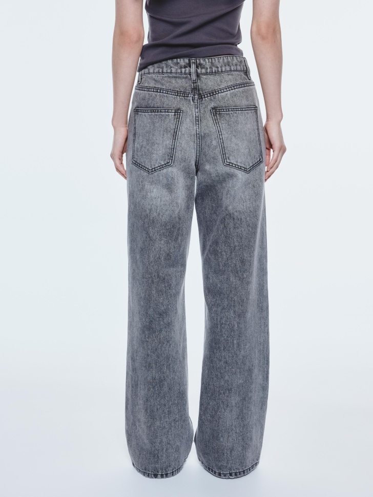 джинсы straight fit из линейки  young по цене 3699 руб вид справа