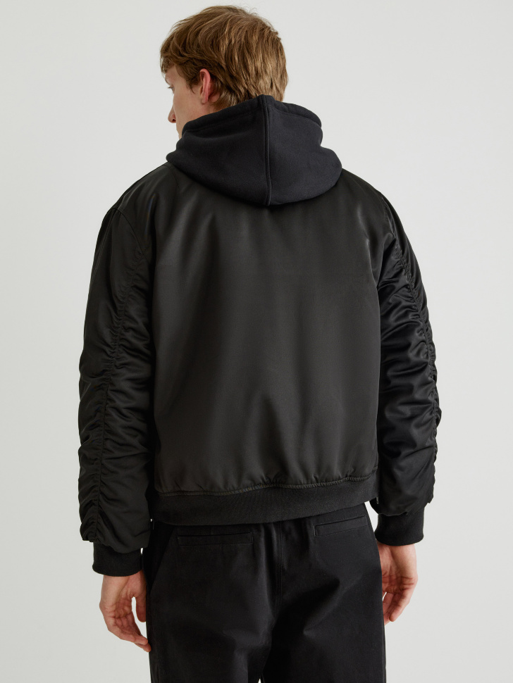 утепленный бомбер из твила по цене 5999 руб вид справа