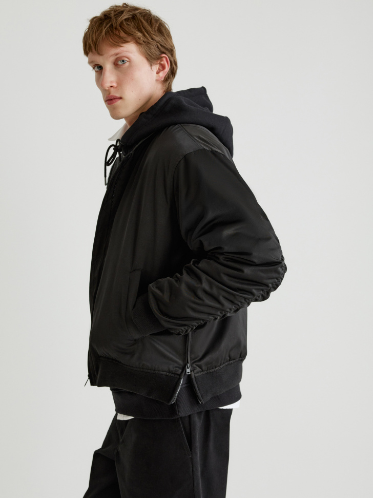 утепленный бомбер из твила из россии вид сбоку