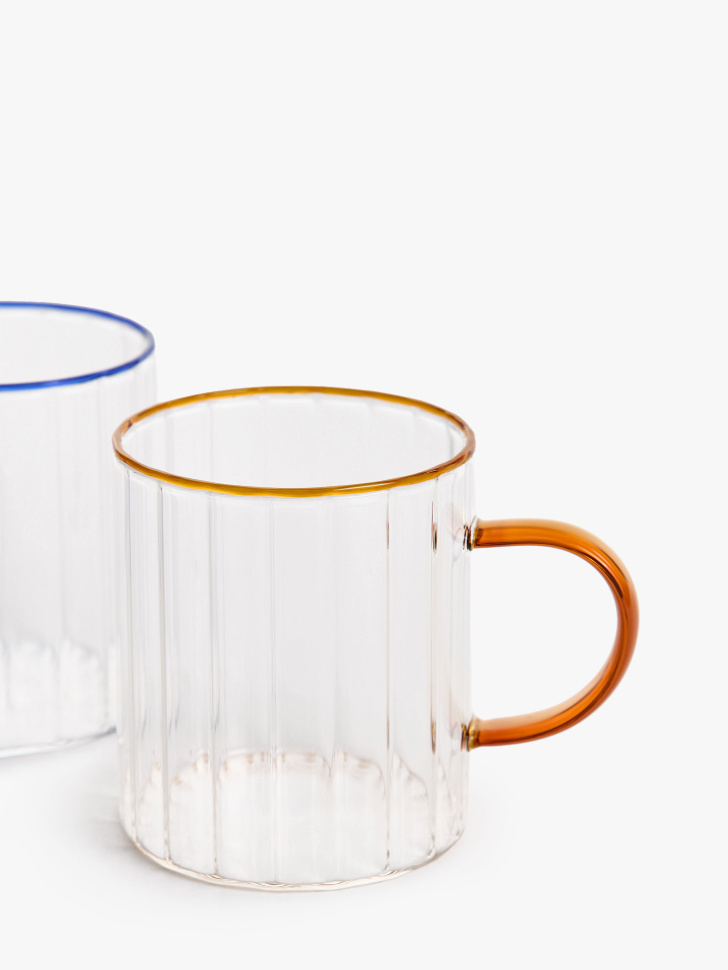 кружка из стекла с рельефным узором от бренда sela вид слева