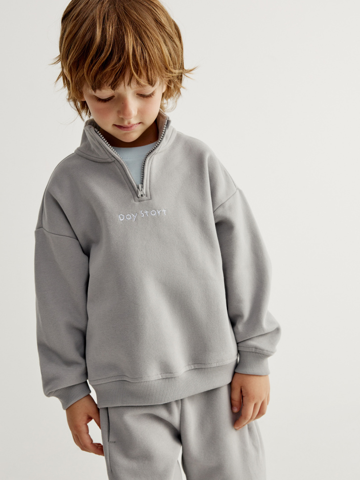 Утепленная толстовка с вышивкой детская 1899₽