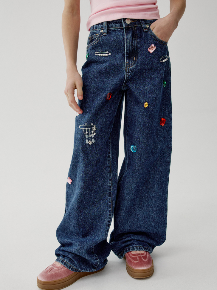 широкие джинсы с декором для девочек от бренда sela вид слева