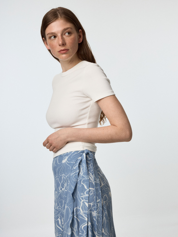 

Базовая футболка SLIM FIT
