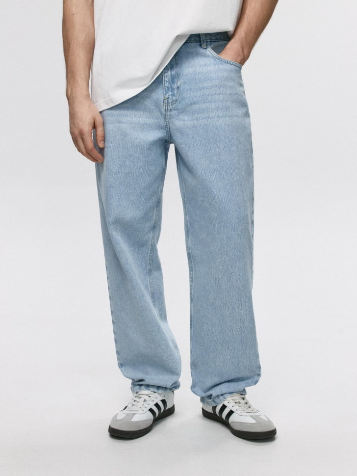 

Джинсы STRAIGHT FIT со средней посадкой