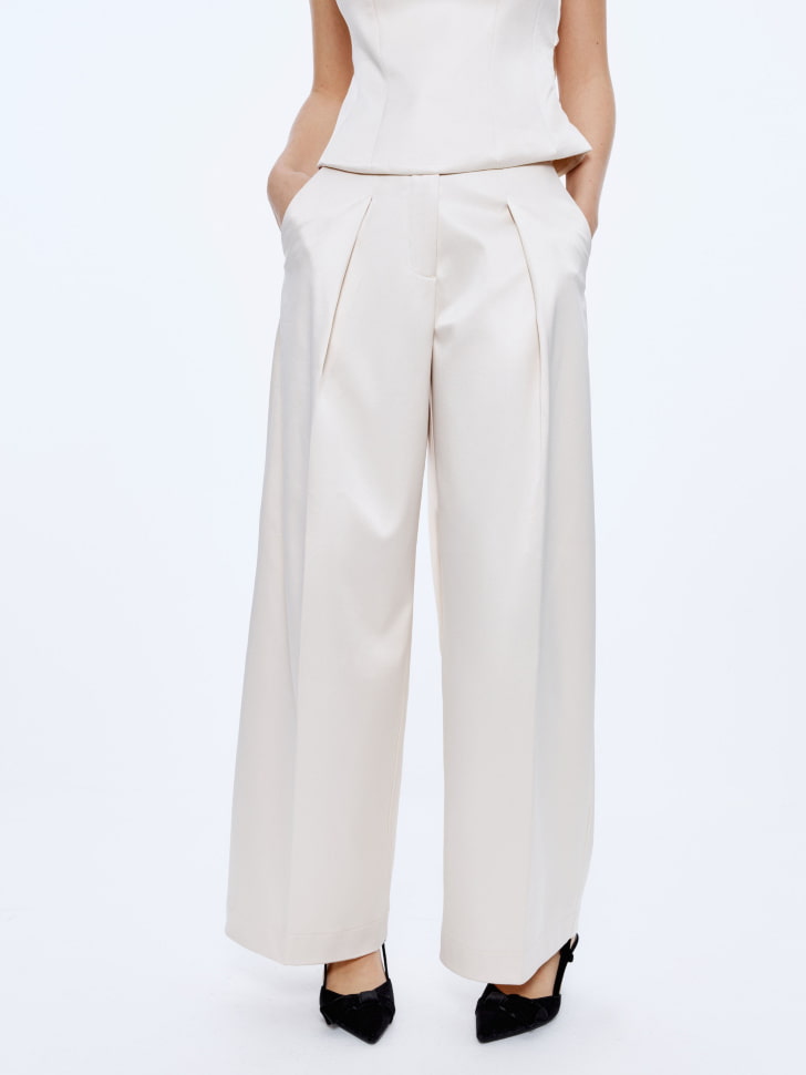 сатиновые брюки 4610517064219 по акции