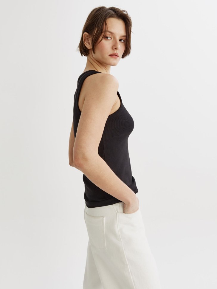 базовый топ в рубчик из россии вид сбоку