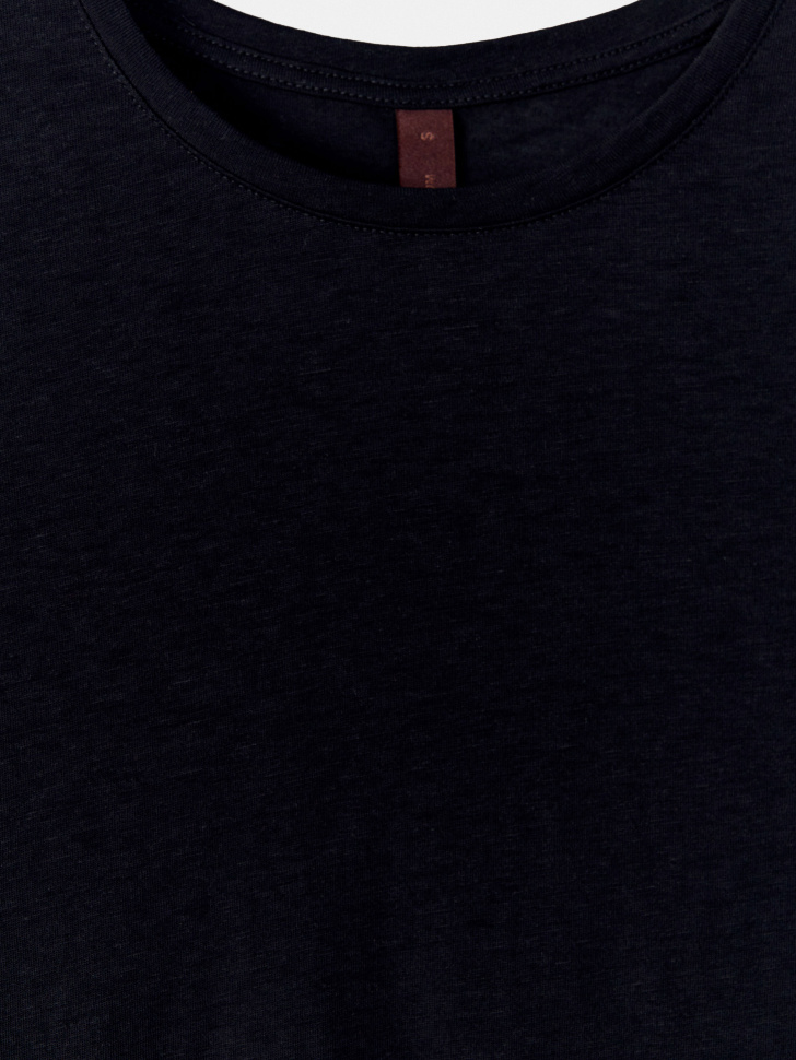 футболка из смесового лиоцелла и хлопка от бренда sela вид слева