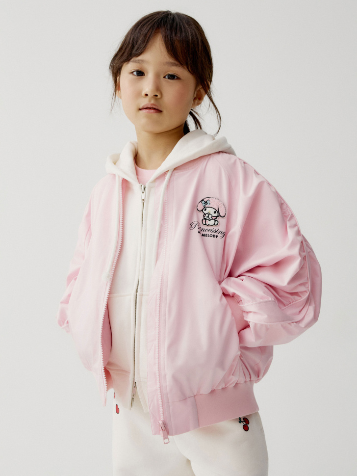 бомбер оверсайз с вышивкой hello kitty my melody для девочек по цене 2799 руб вид справа