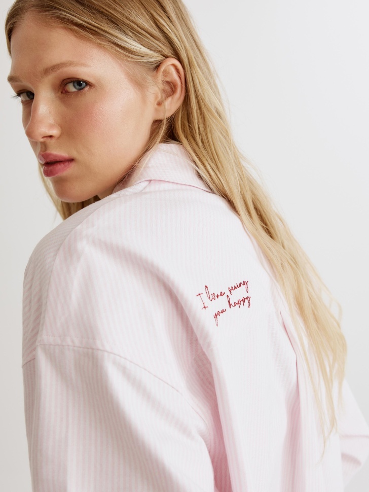 рубашка оверсайз в полоску с вышивкой от бренда sela вид слева