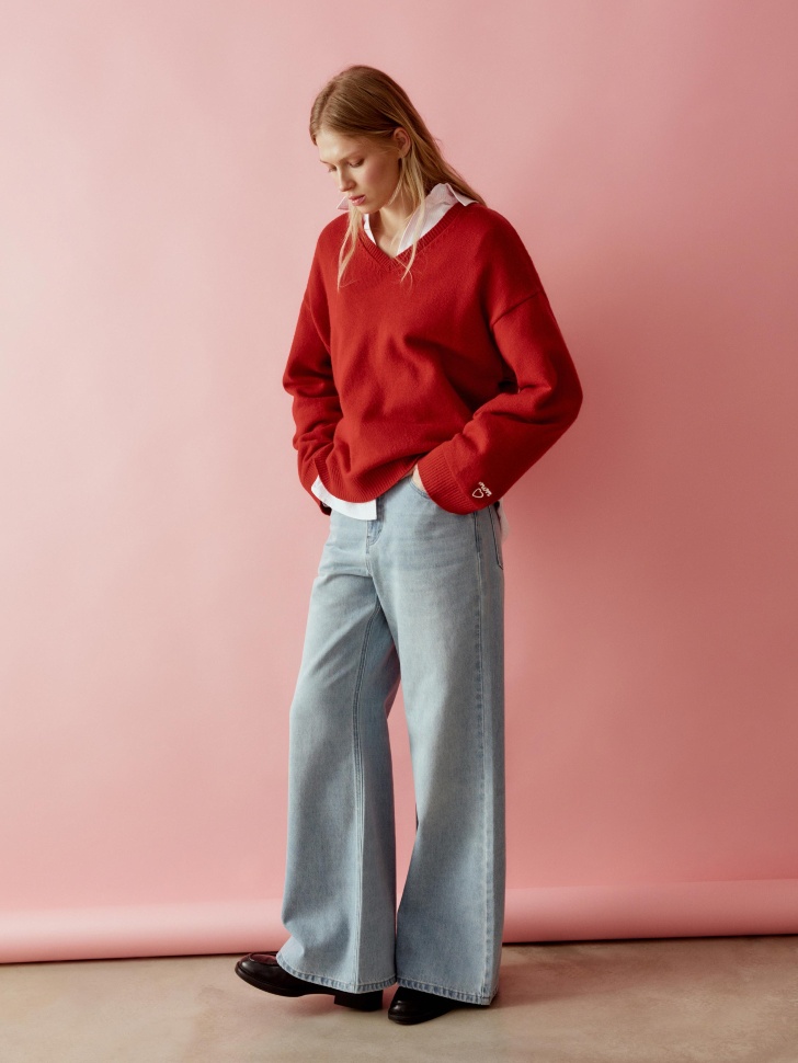 вязаный оверсайз джемпер из смесовой шерсти от бренда sela вид слева