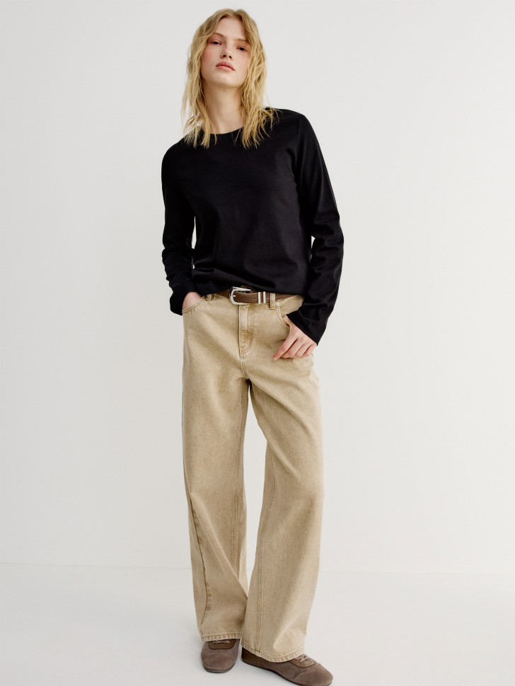 базовый лонгслив из хлопка от бренда sela вид слева