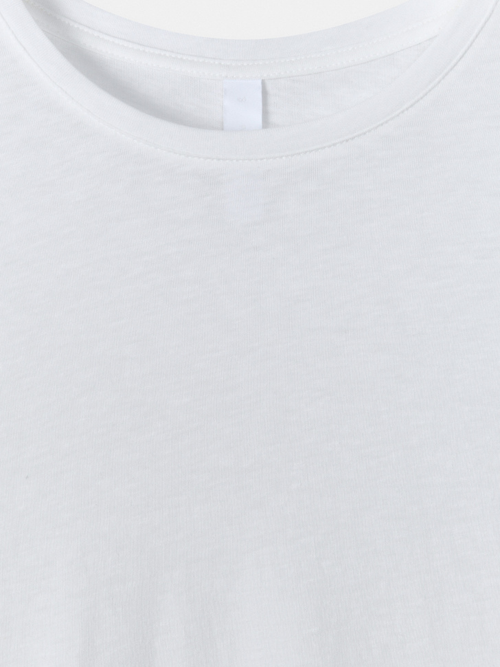 футболка из смесового лиоцелла и хлопка от бренда sela вид слева