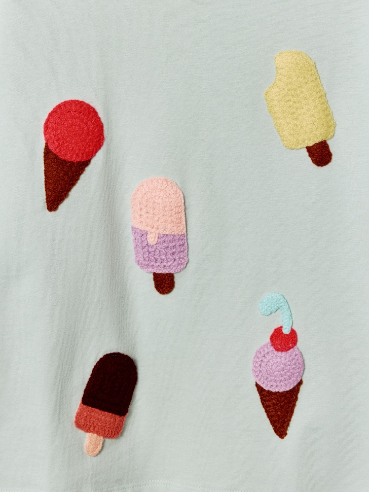 футболка оверсайз с принтом для девочек из россии вид сбоку