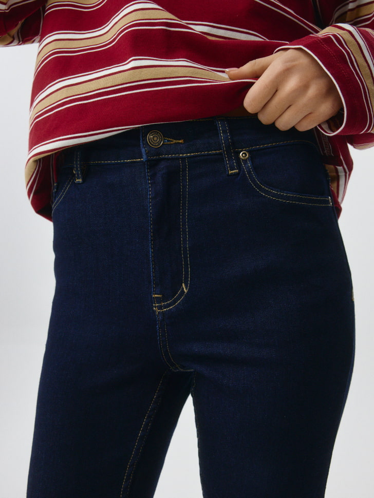 Джинсы Bootcut. Фото №3
