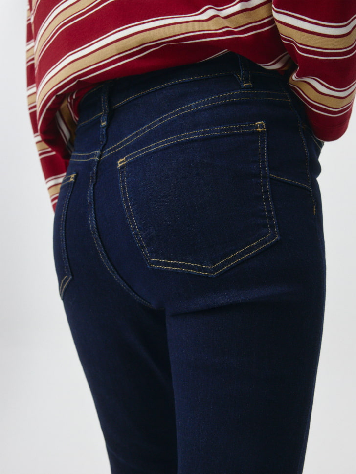 Джинсы Bootcut. Фото №5
