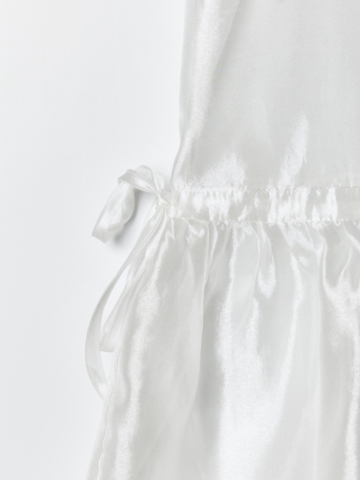 топ с баской из линейки  young универсального стиля с лицевой стороны