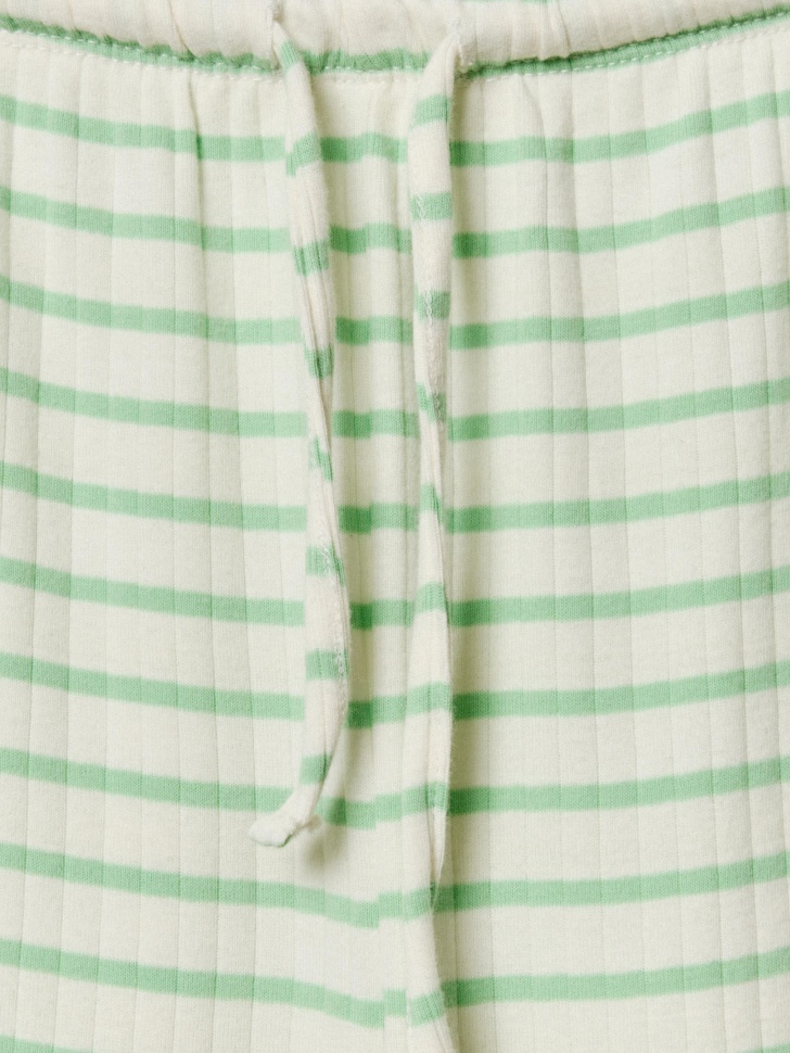 широкие брюки в полоску для девочек из россии вид сбоку