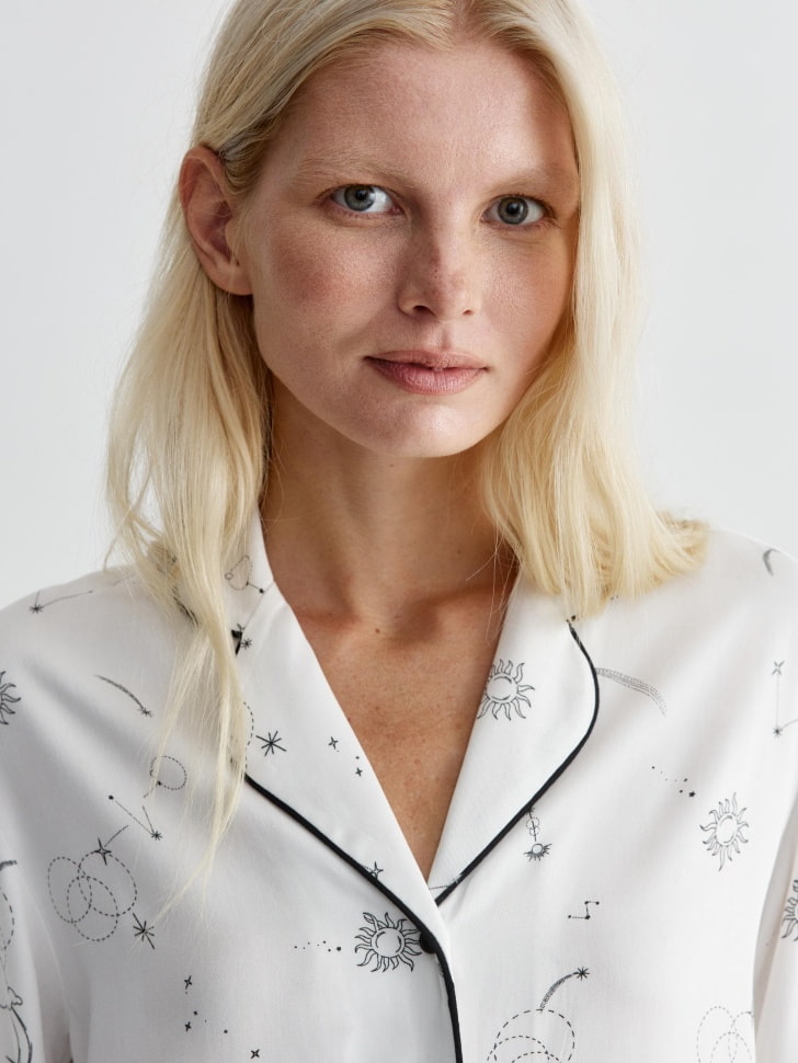 пижамная рубашка с принтом из саржевой вискозы из вискозы спереди